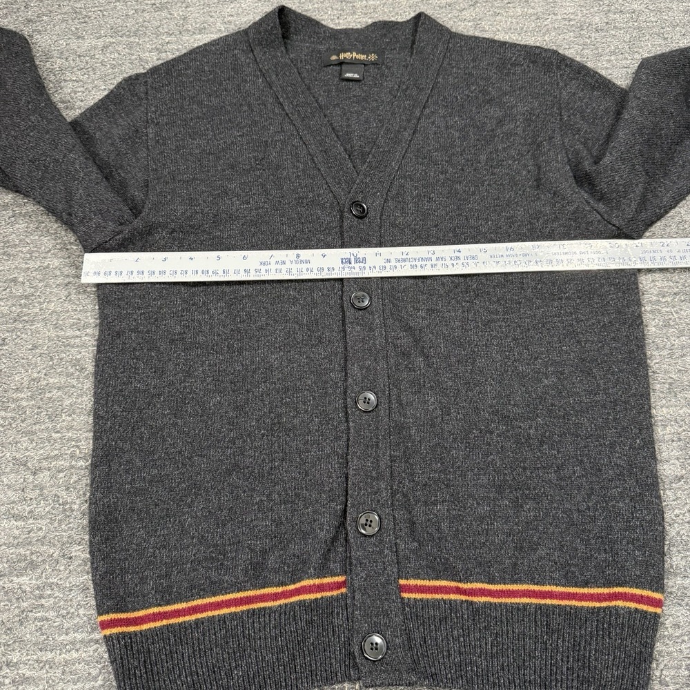 Harry Potter Gryffindor Wool Cardigan Unisex Large Scotland Wizarding World Knit - Picture 5 of 11